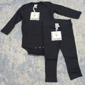 Kate Quinn Charcoal Baby Bodysuit and Leggings Set